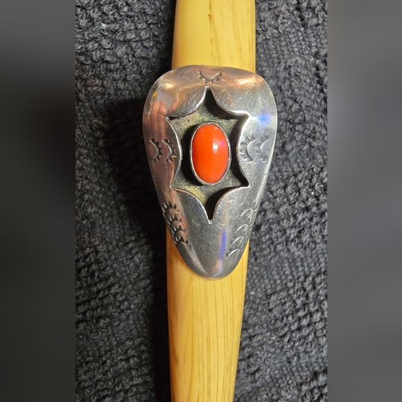 NAVAJO 925 Sterling Silver Vintage Coral Cutout Cocktail Ring Size 6 - Picture 5 of 6